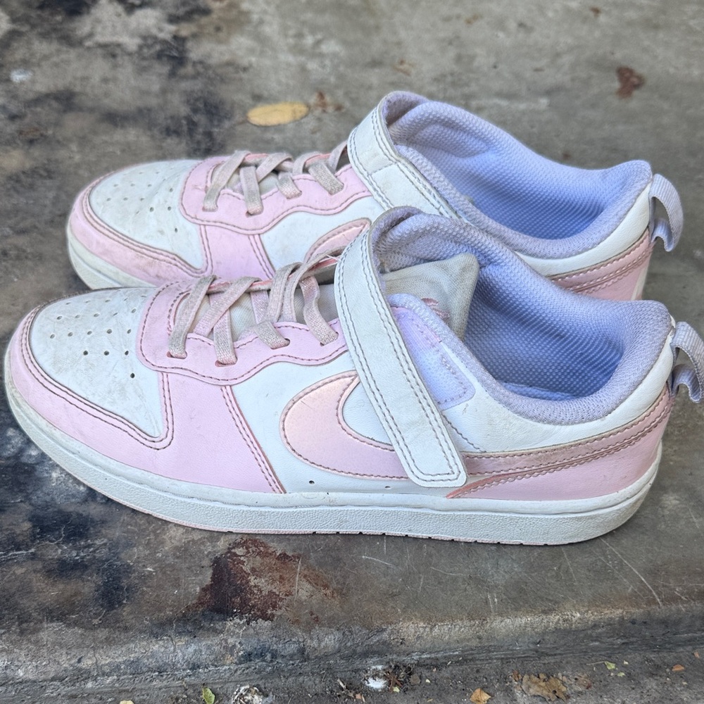 Nike Court Borough Size 3